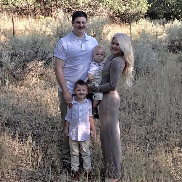 Meet your Posher, Tori - Picture 1 of 1